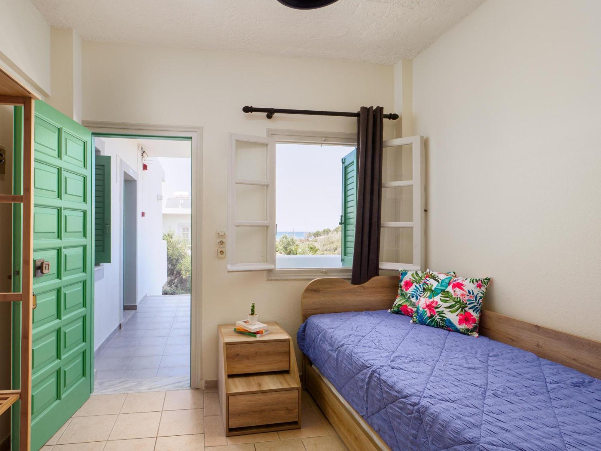 Divina Seaside Apartments By Estia Gouves Extérieur photo
